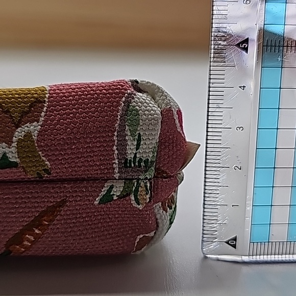 Ayanokoji pink rabbit pouch - Picture 3 of 5